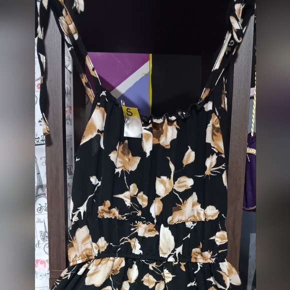 Preloved_ForeverRose Floral Dress - Picture 3 of 4